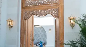 Melviano Suite & Villa - Image 3