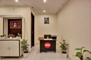 Hotel O Luxury Inn - Image 5
