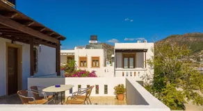 Akrotiri Apartments - Image 4