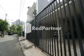 Tomang Gelong Guest House Syariah Mitra RedDoorz - Image 5