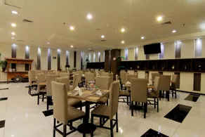 The Sun Hotel Madiun - Image 3
