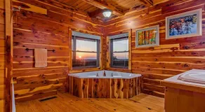 Lodge at OZK Ranch- Incredible mountaintop cabin with hot tub and views - Image 4