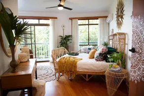 Aquila Retreat Mansion - Image 2
