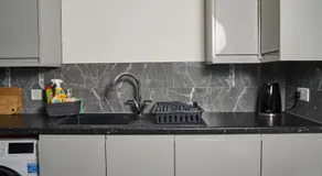 Snooze Luxe House - Image 5