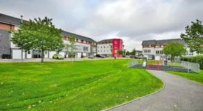 Aberdeen 2BR Flat Near Airport & City Centre - Image 4