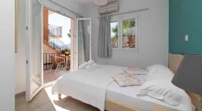 Amelie Sea View Apartments - Image 2