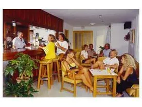 Flacalco Hotel & Apartments - Image 5
