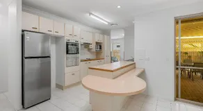 Pet-Friendly Retro Beach House - Walk to Dog Beach - Sleeps 8 - Image 5
