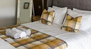 The Golden Mile Country Inn - Image 2