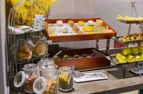 Homeinn Selected Hotel (Zhoukou Qiyi Road Wuyi Square) - Image 3