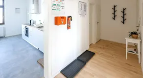 Modern & Chic Apartment with Balcony in Offenbach - Image 4