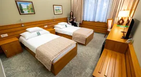 Hotel Club Tisza - Image 2