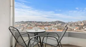 Premiere Apartment Big Balcony and City View - Image 3