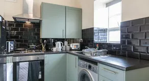 Relaxing Worker Home - Free Parking - Monthly 22 Percent Off - Image 4