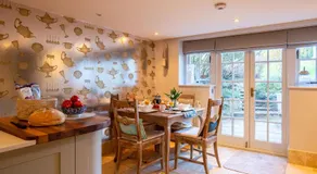 Pineapple Spa Cottage - Image 4