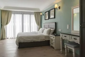 The Tudor - Image 2