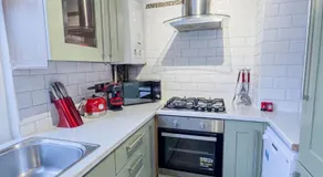 one bedroom apartment in Tower Bridge road - Image 5
