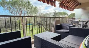 Beautiful 2-bedroom apartment with parking and pool - Image 3