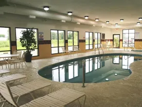Hampton Inn & Suites Alexandria - Image 3