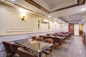 Airport Hotel Chanakya - Image 3