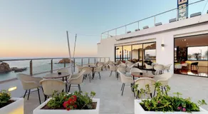 Villa Reymar - diseño y vistas al mar - Image 3