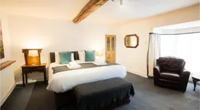 Without A Paddle Hotel - Image 2