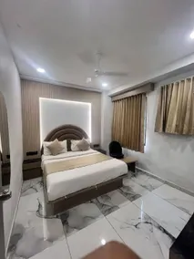 Hotel Hill Town - Image 3