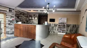 Three Dolphins Hotel - Image 2