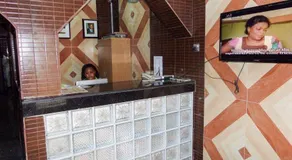Suite Las Caracas - Guest Room - Image 5