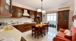 Spacious 4-Bedroom Apartment - Image 3