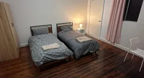 Comfortable Family Room in Central Location - EW1 - Image 5