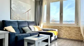 Espectacular apartamento junto al mar, con piscina en Málaga - Image 2