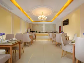 Vienna Hotel Sichuan Yibin High-Speed Railway Station - Image 2