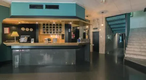 Executive Business Hotel - Image 2