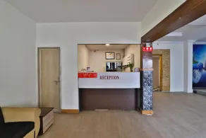OYO 29275 Hotel Mayura - Image 4