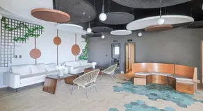 Charming City Center Apt, Pool - Image 4