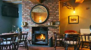 Llandudno apartment, quirky pub with tropical beer garden - Image 4
