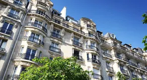 Outstanding 2 bedrooms with a terrific Eiffel Tower view - Image 3