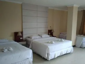Hotel Madinah - Image 2