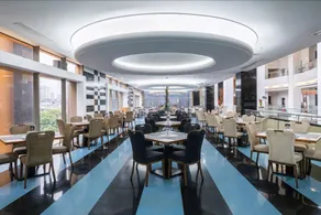 Merlynn Park Hotel - Image 2