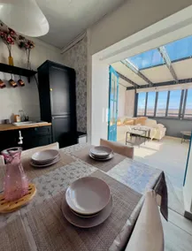 Maison Cosy avec Véranda vue sur la Loire, jardin et parking gratuit - Image 4