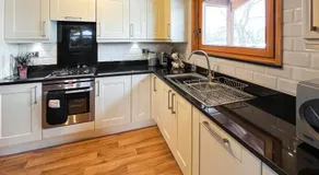 Avocet Lodge - Image 3