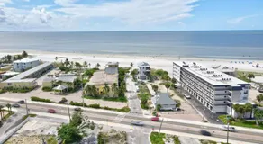 Charming Fort Myers Beach House - Image 5