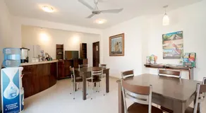 Hotel Yumkiin - Cerca Del Ferry y Terminal ADO - Image 4