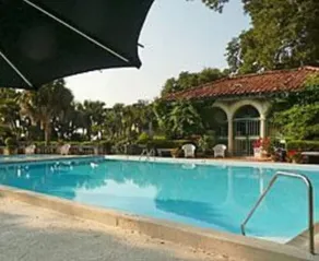 Club Continental - Image 3