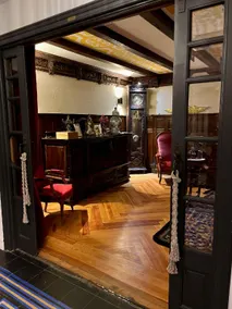 Historia, Elegancia y Confort en el Corazón Cangas - Image 3