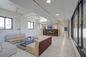 Super Collection O Hotel Infini Palace - Image 2