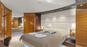Trackside superyacht VIP Cabin - TIAMAT - Image 2