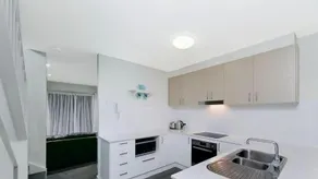 Spacious Family Townhouse near Kingston & Manuka - Image 2