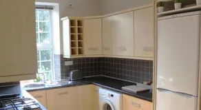 City Centre Riverside Apartment - Image 5